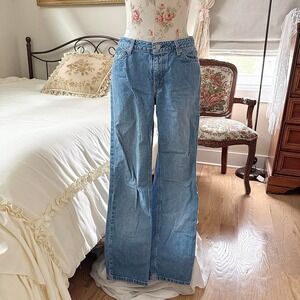 90s Tommy Hilfiger size 8 medium wash baggy wide leg jeans